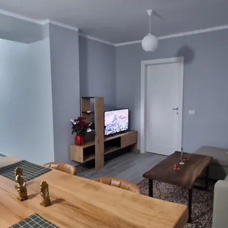 Alles Mine Peza Modern Tirana
